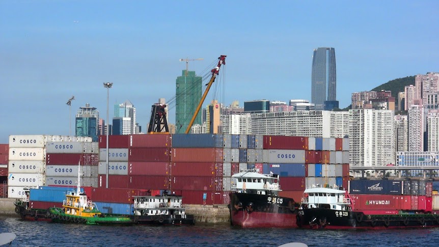 Cargo_Containers_in_Hong_Kong_2008_paltemaa